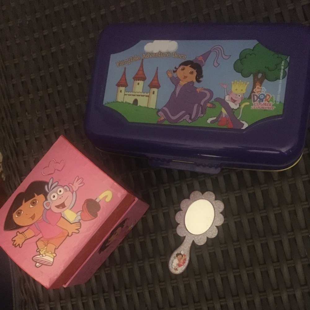 Dora trinket box, mirror and pencil case